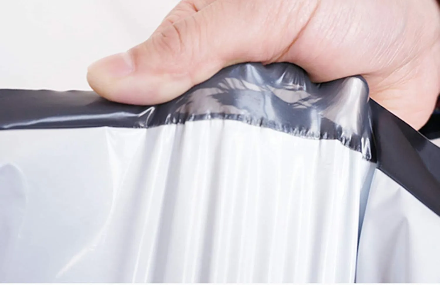 19.6 X 26 Inches White Poly Mailers，Large Self-Sealing Shipping Envelopes Plastic Mailing Bags 25 Pcs