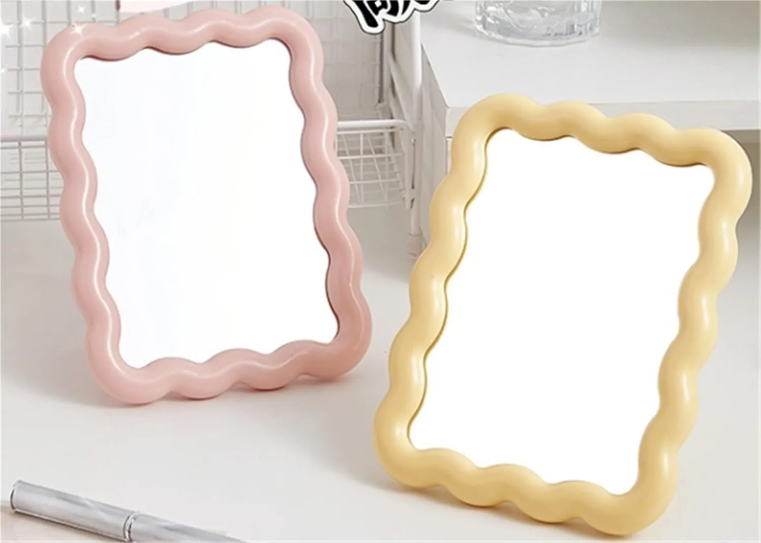 Cartoon High-Definition Folding Makeup Mirror Portable Desktop Vanity Mirror Square Dormitory Student Desktop Small Mirror