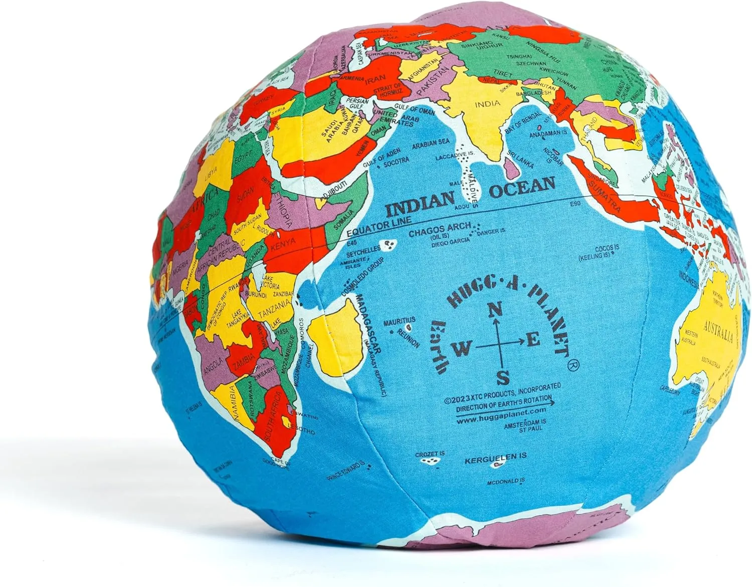 Classic Earth HUGG-A-PLANET | The Original Soft & Huggable Planet Earth | 600 Places Labeled | Educational Toy for Kids 3 , Teens, Adults, Teachers, and Parents
