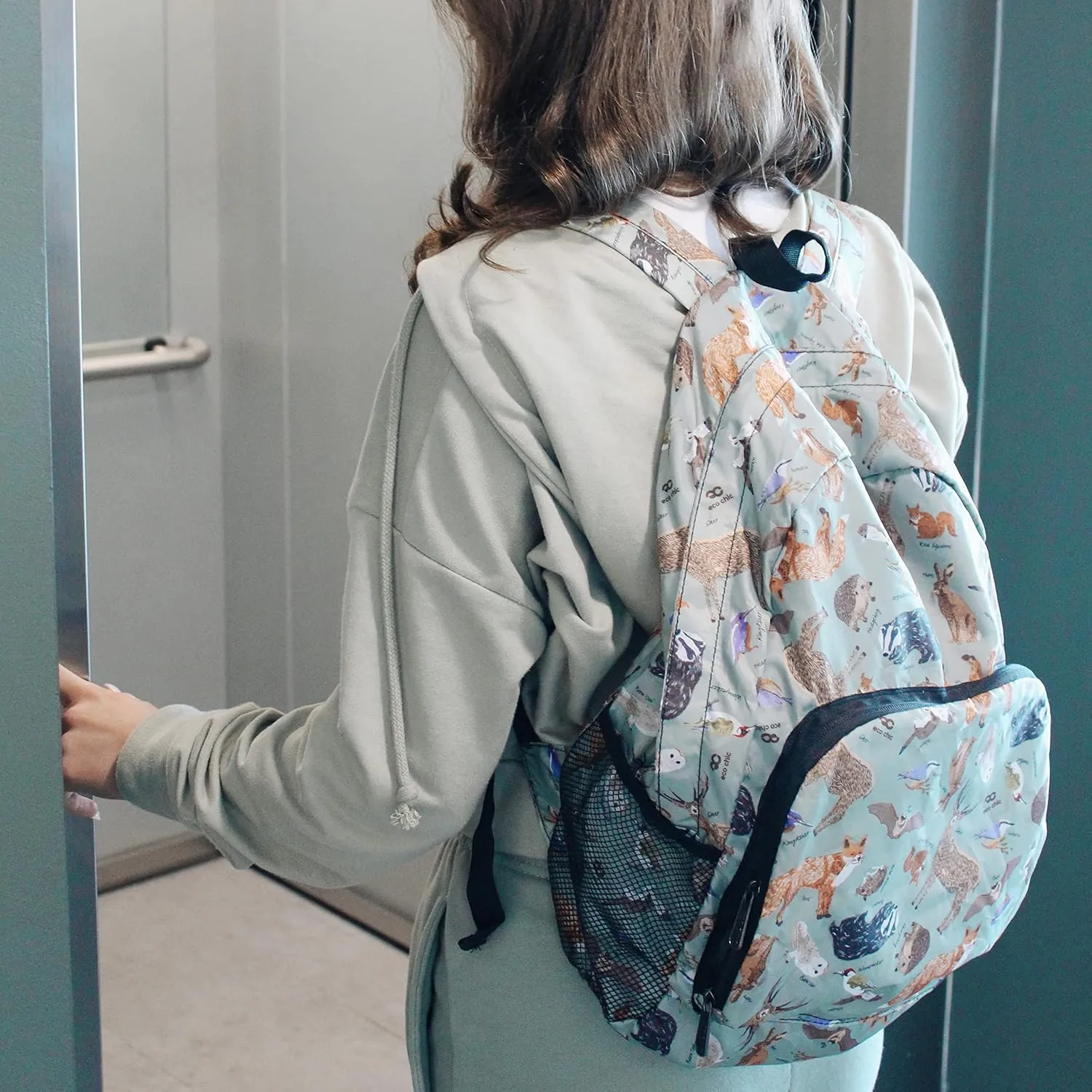 ECO CHIC Hiking Lightweight Packable Backpack - Foldable Daypack for Travel & Hiking & Outdoor Adventures - Waterproof Backpack from Recycled Materials (Puffins Teal)