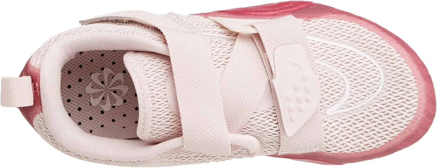 NIKE Women's Sneaker