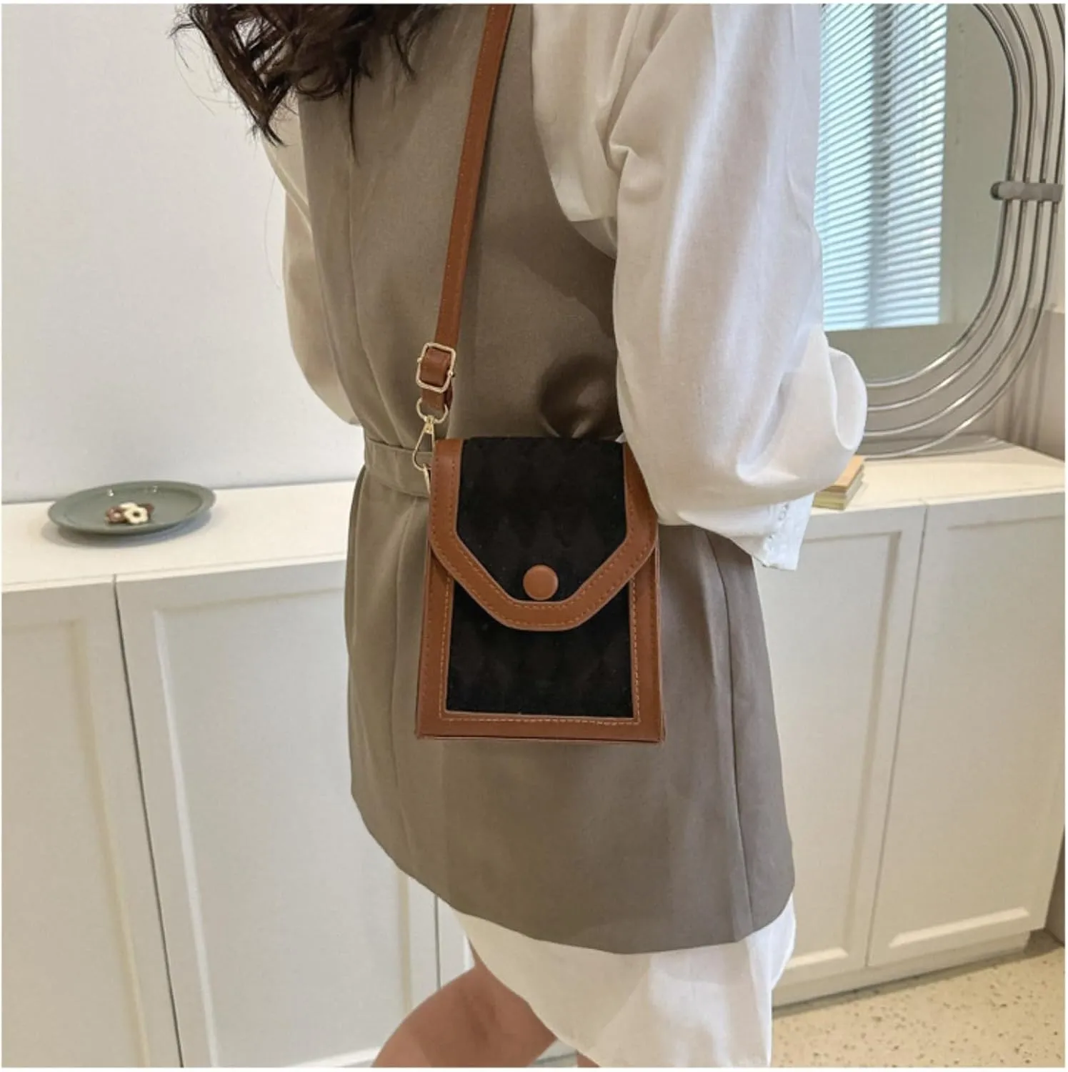 Retro Crossbody Bag, Vintage Shoulder Bag, Small Handbag, Pu Crossbody Bag for Women, Trendy Square Mini Purse (black)