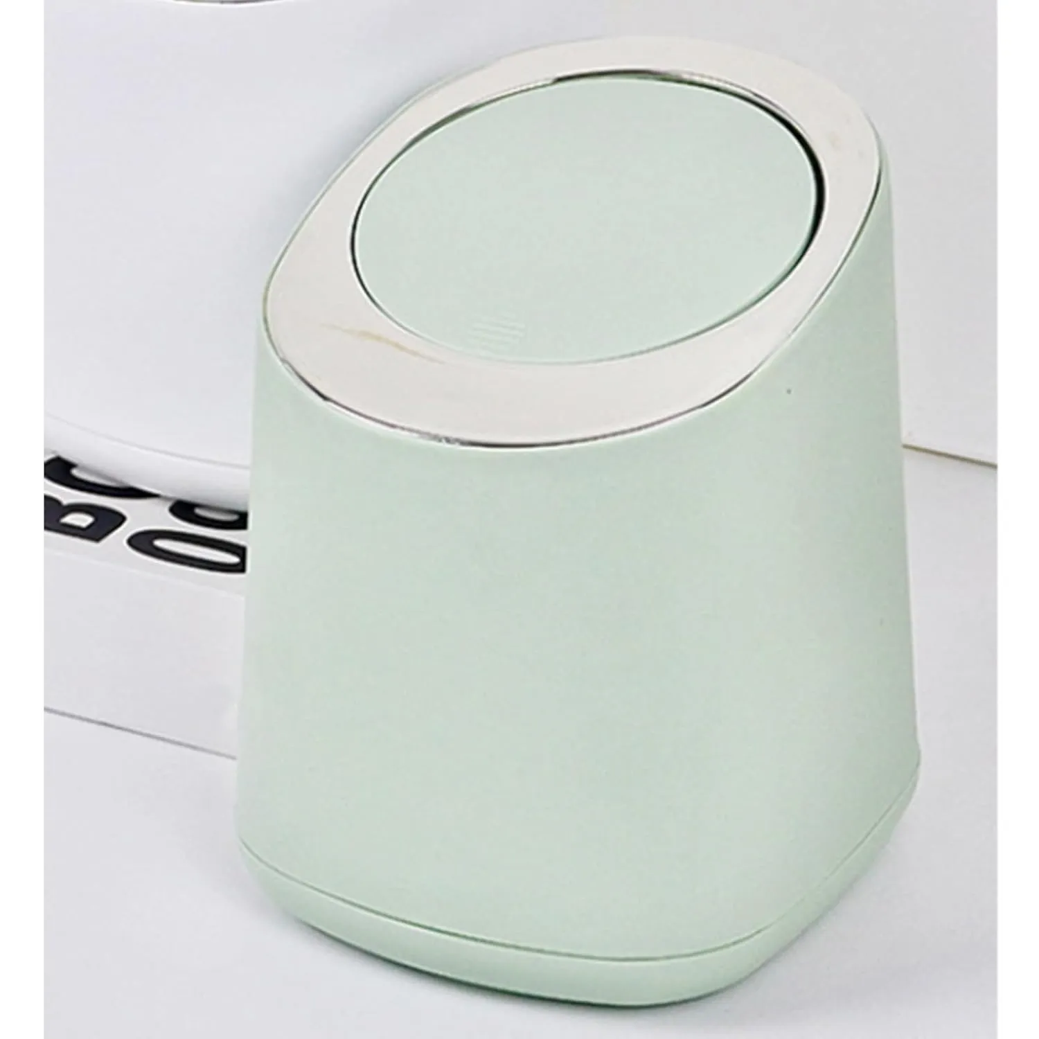 Small Garbage Can, Desktop Trash Can with Lid Mini Trash Can Minimalist Design Plastic Waste Can Pressing Table Round Wastebasket for Office Kitchens Bedrooms Dorms (Light Green)