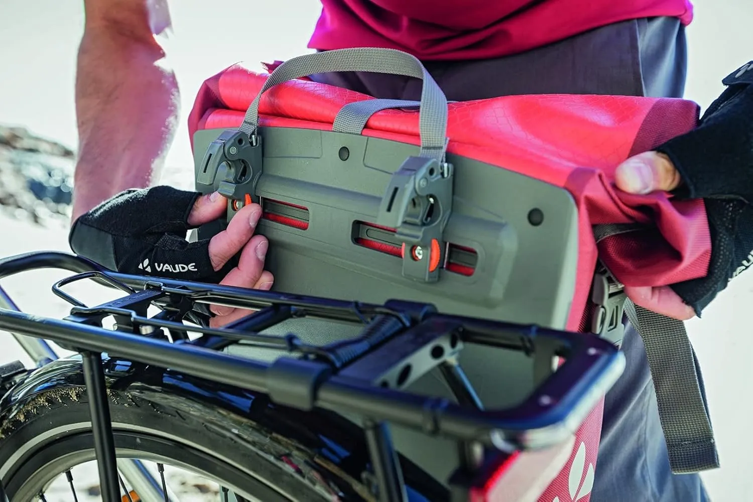 VAUDE Aqua Back - Rear Pannier Bike Bag - Set of 2 - PVC-Free Tarpaulin Bike Panniers - Waterproof Pannier Bags with a 48 Litre Total Storage Volume