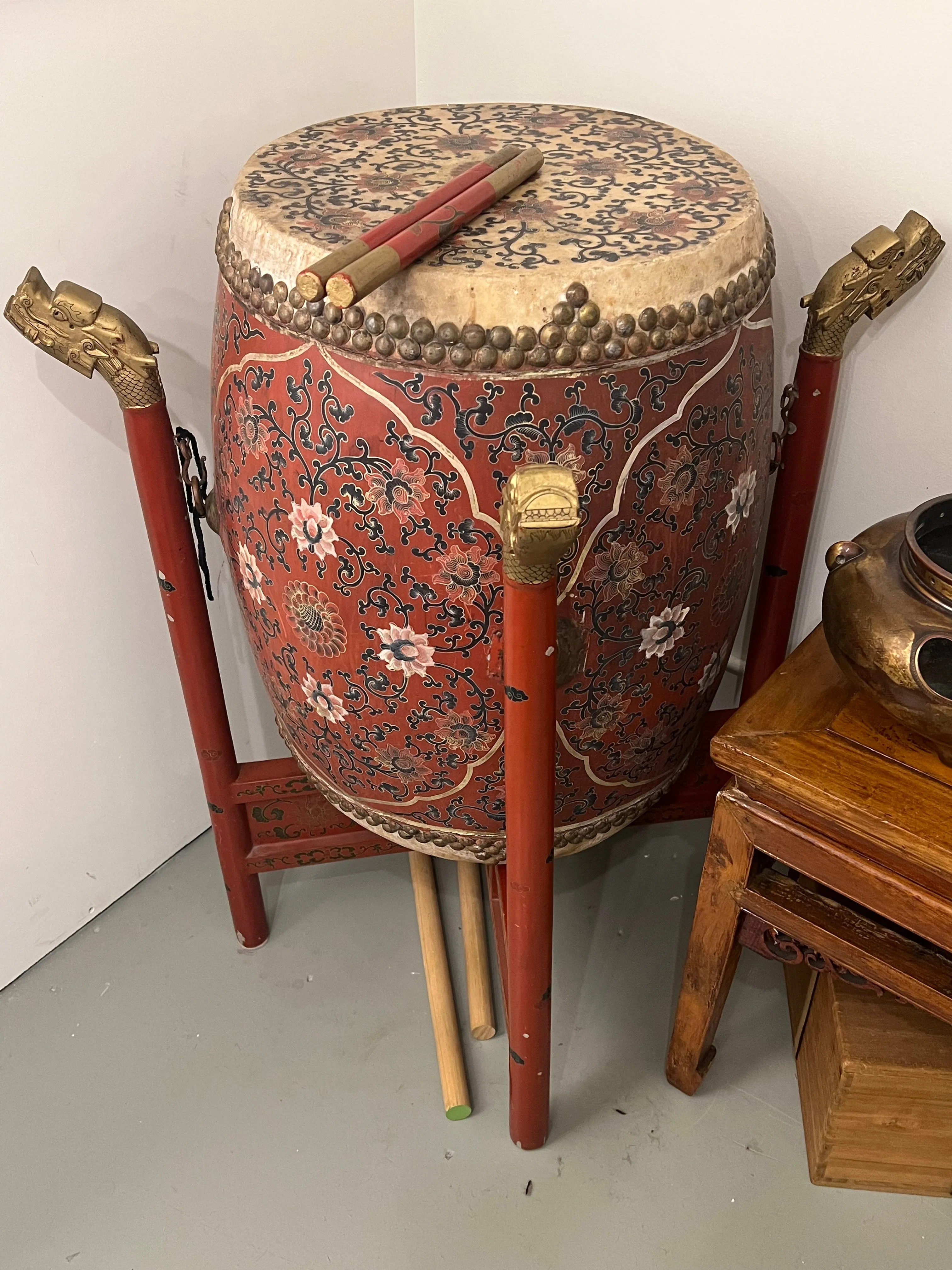 Vintage Taiko Drum in Chinese Motifs w/ Stand Sticks Accessories 26"x18"