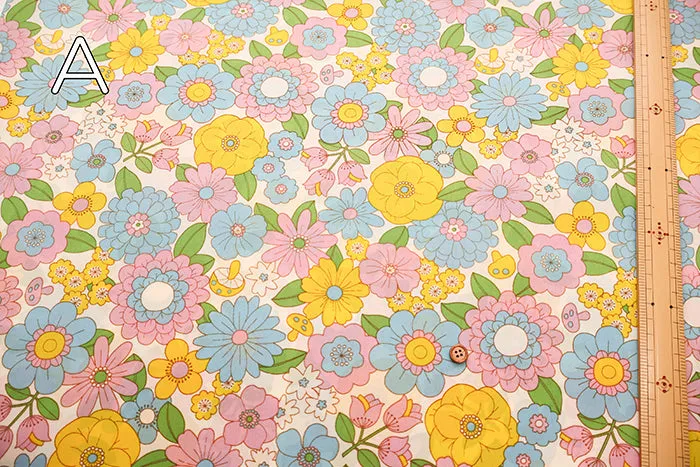 Water repellent Nylon Oxford Print Fabric 70s Design Flower Days