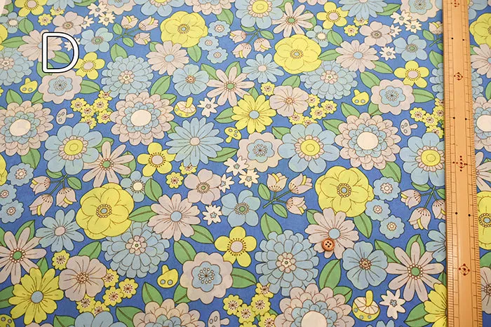 Water repellent Nylon Oxford Print Fabric 70s Design Flower Days