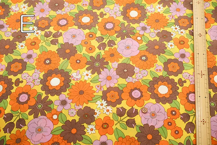 Water repellent Nylon Oxford Print Fabric 70s Design Flower Days